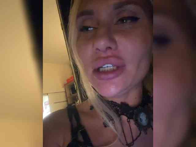 Tvoyasamka77 webcam