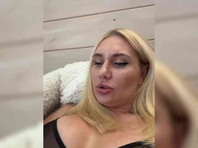 Tvoyasamka77 webcam