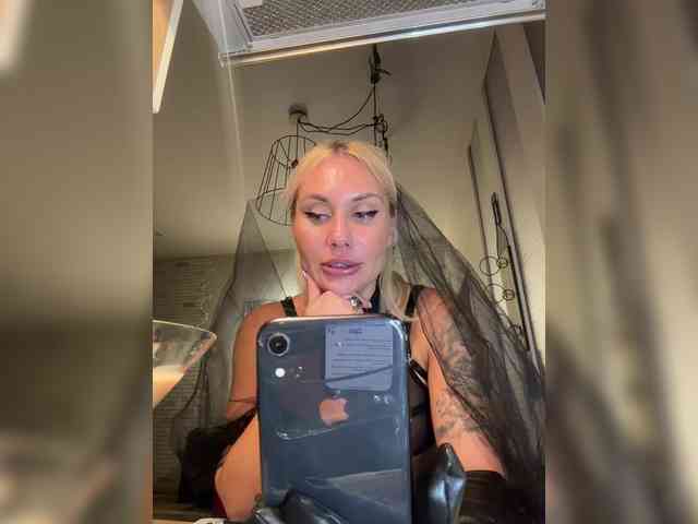 Tvoyasamka77 webcam