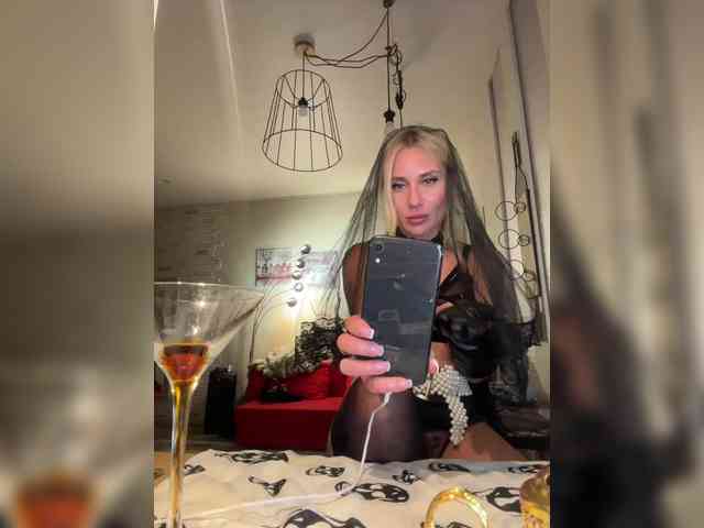 Tvoyasamka77 webcam