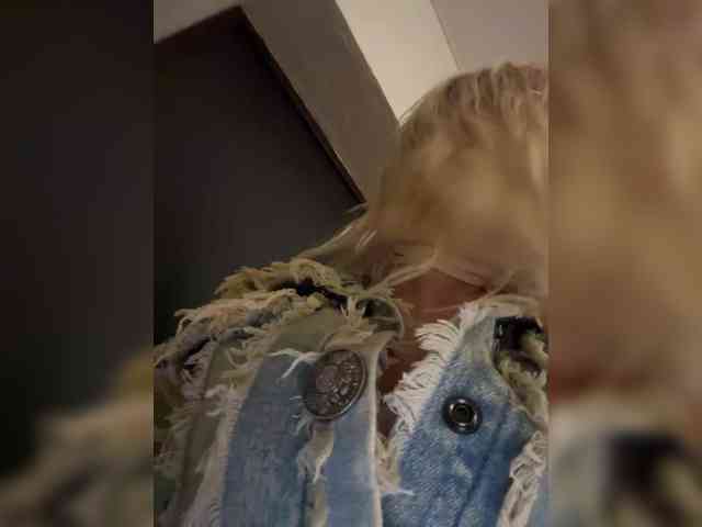 Tvoyasamka77 webcam