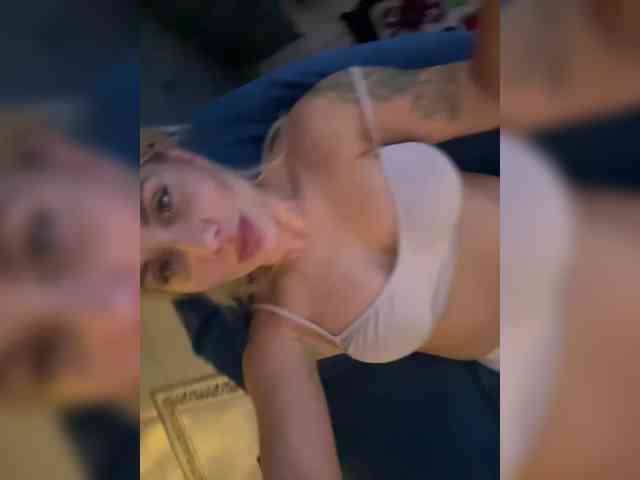 Tvoyasamka77 webcam