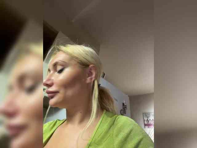 Tvoyasamka77 webcam