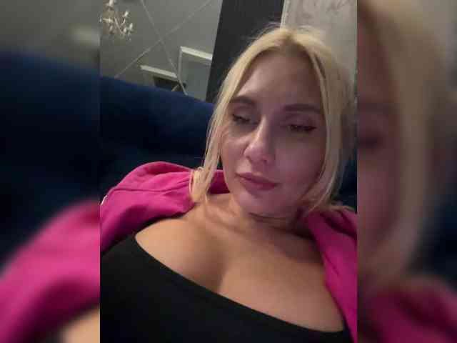 Tvoyasamka77 webcam