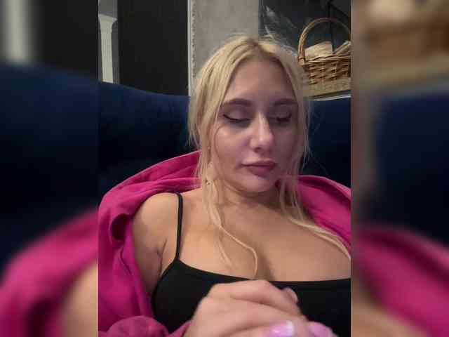 Tvoyasamka77 webcam