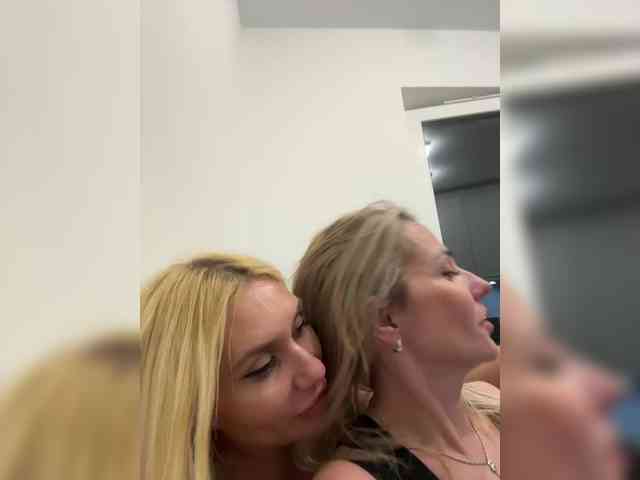 Tvoyasamka77 webcam