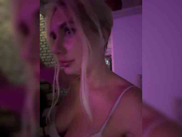 Tvoyasamka77 webcam