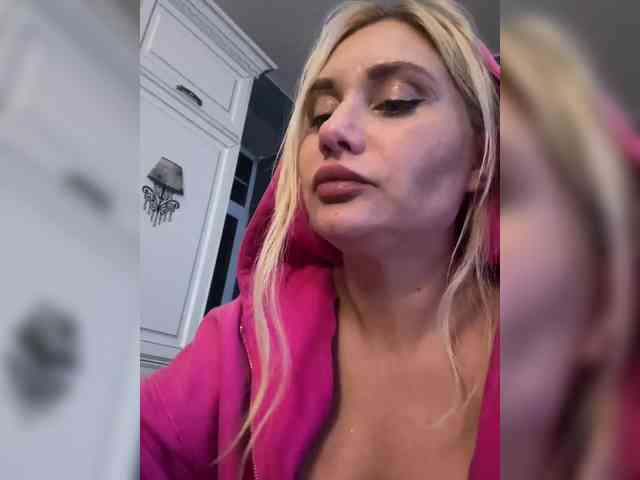 Tvoyasamka77 webcam