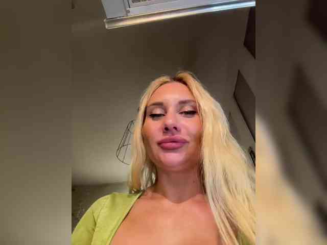 Tvoyasamka77 webcam