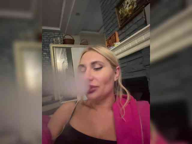 Tvoyasamka77 webcam