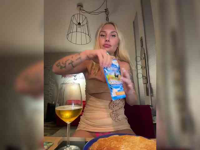 Tvoyasamka77 webcam