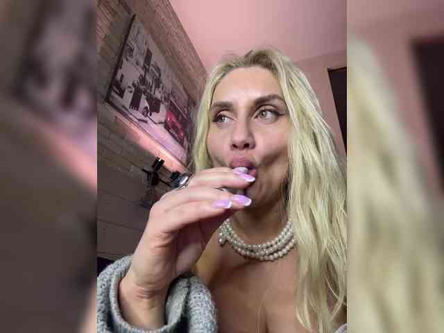 Tvoyasamka77 bongacams