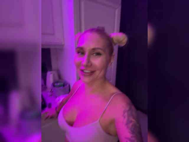 Tvoyasamka77 Live Webcam on BongaCams