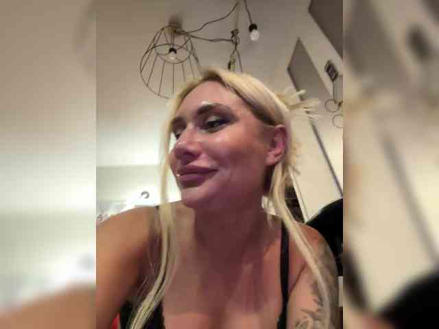 Tvoyasamka77 webcam
