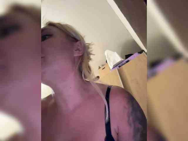 Tvoyasamka77 webcam