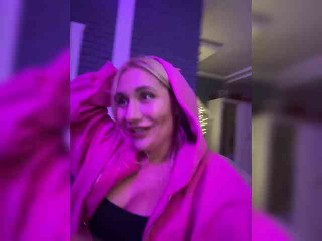 Tvoyasamka77 webcam