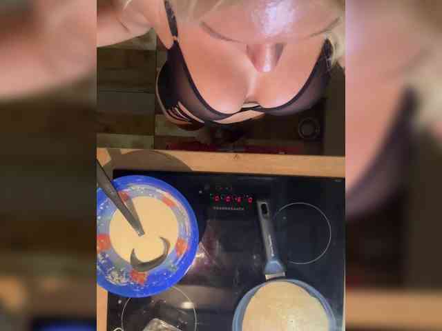 Tvoyasamka77 webcam
