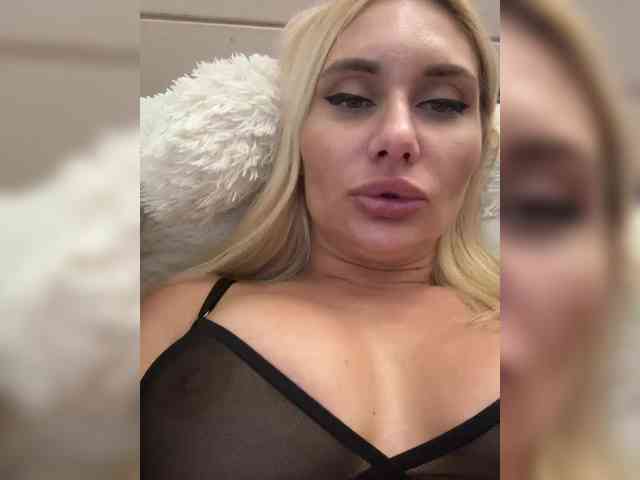 Tvoyasamka77 webcam