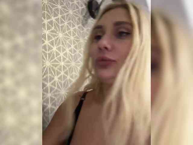 Tvoyasamka77 webcam