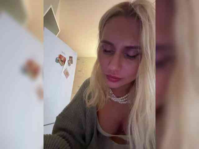 Tvoyasamka77 webcam