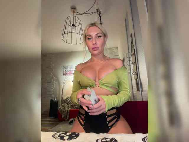 Tvoyasamka77 webcam