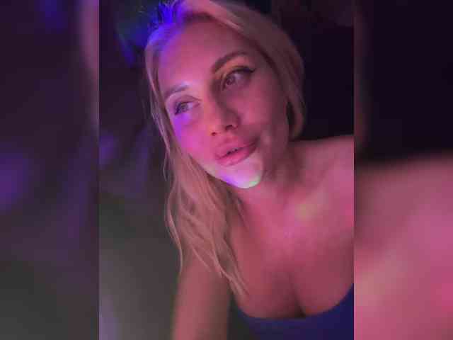 Tvoyasamka77 webcam