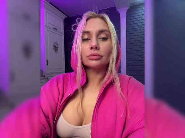 Tvoyasamka77 webcam