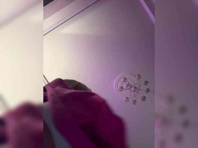 Tvoyasamka77 webcam