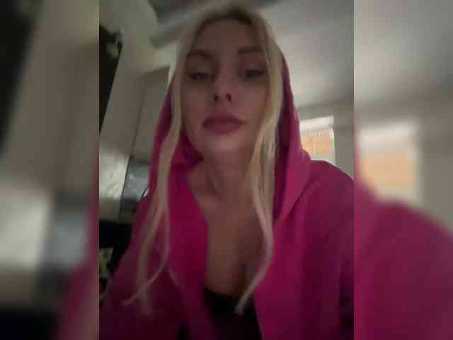 Tvoyasamka77 webcam