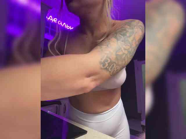 Tvoyasamka77 webcam