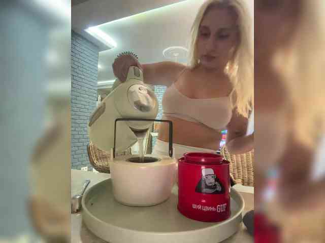 Tvoyasamka77 webcam