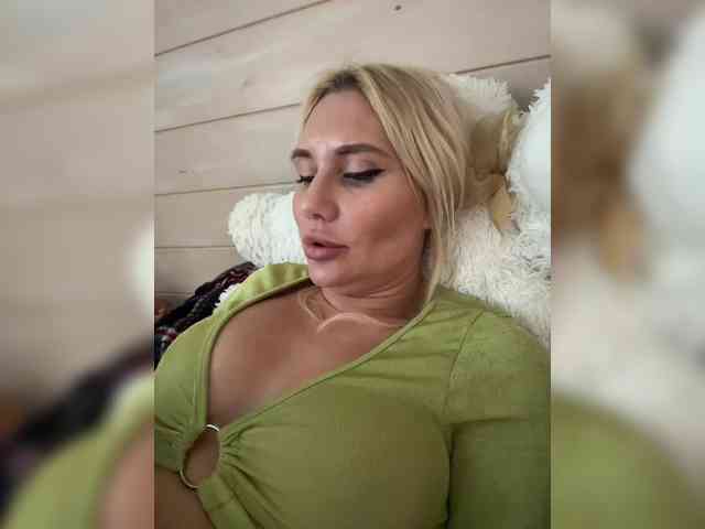 Tvoyasamka77 webcam