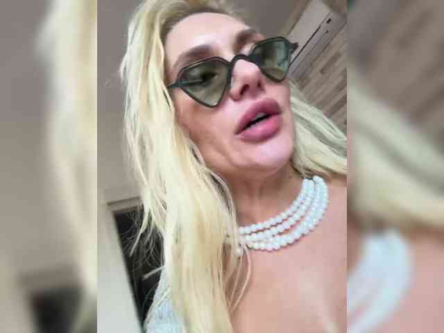 Tvoyasamka77 webcam