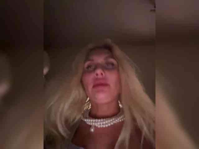 Tvoyasamka77 webcam