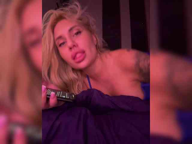 Tvoyasamka77 webcam