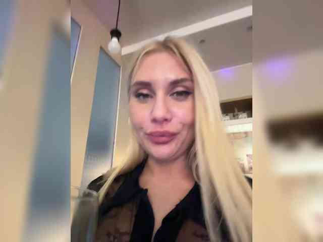 Tvoyasamka77 webcam