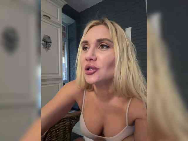 Tvoyasamka77 webcam