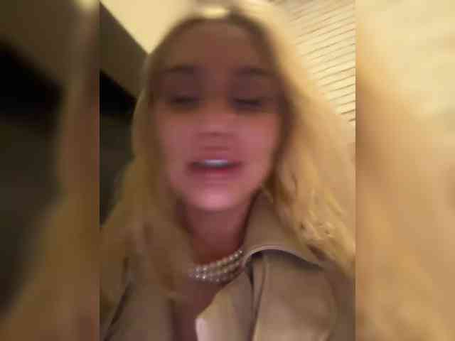 Tvoyasamka77 webcam
