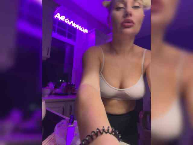 Tvoyasamka77 webcam