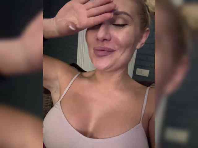 Tvoyasamka77 webcam