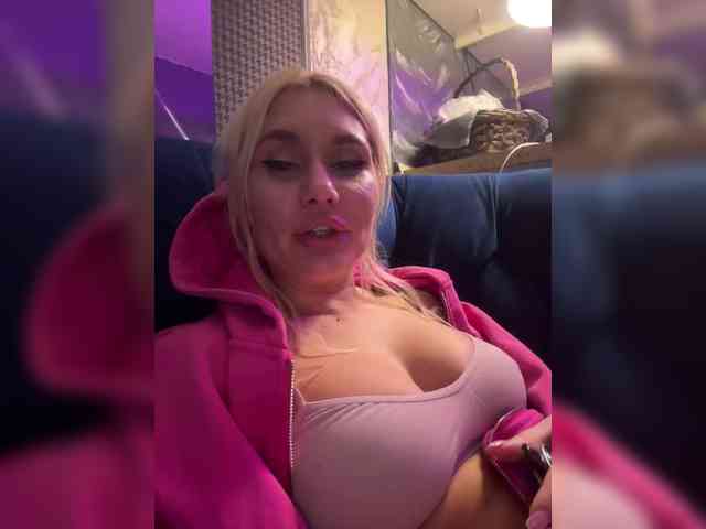 Tvoyasamka77 webcam