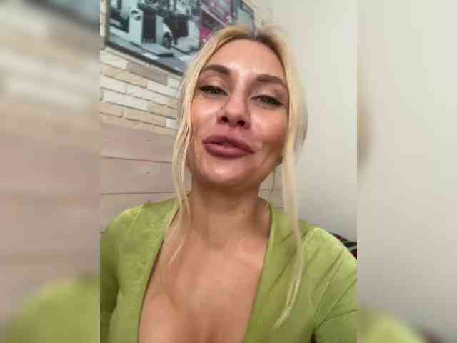 Tvoyasamka77 webcam