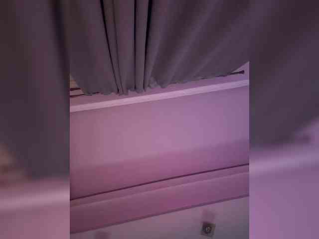 Tvoyasamka77 webcam