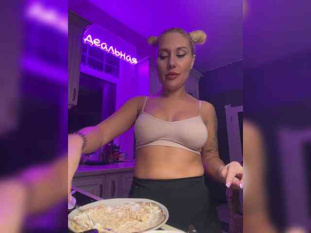 Tvoyasamka77 webcam