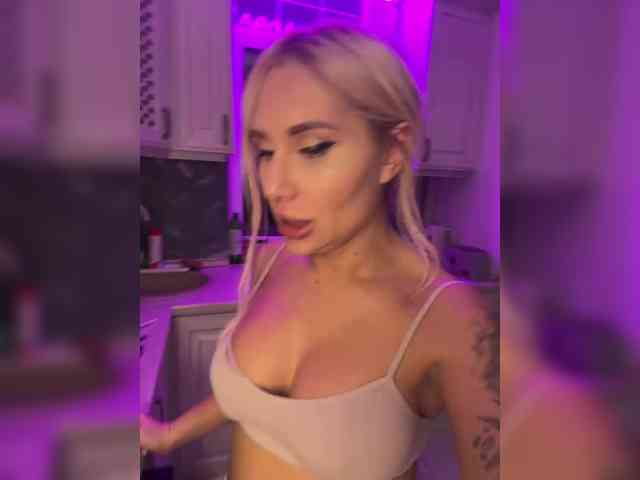 Tvoyasamka77 webcam