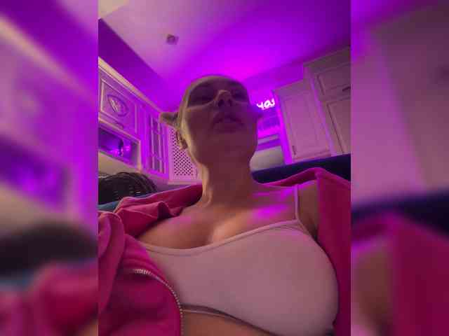 Tvoyasamka77 webcam
