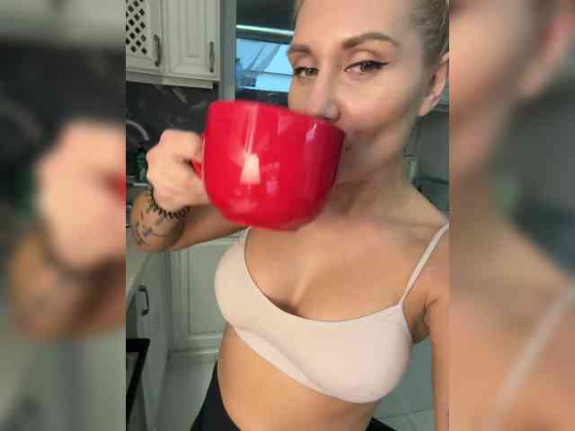 Tvoyasamka77 webcam