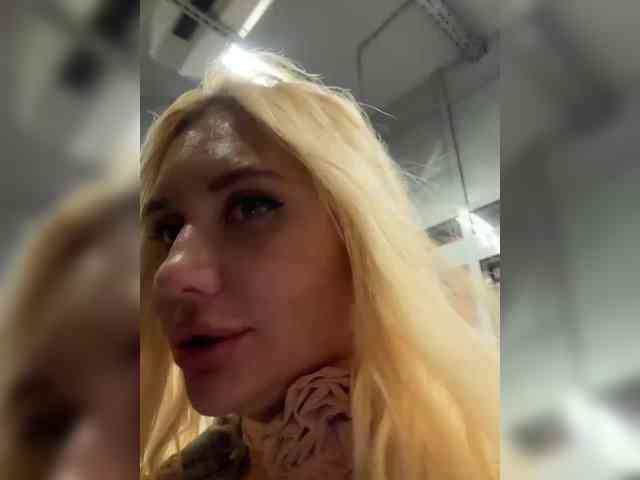 Tvoyasamka77 webcam