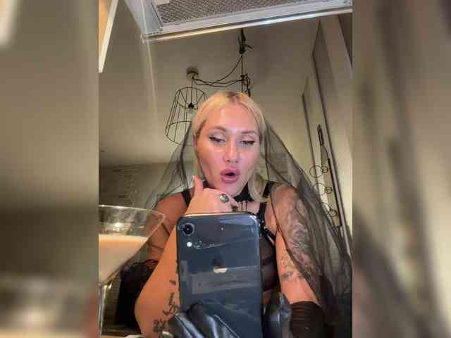 Tvoyasamka77 webcam