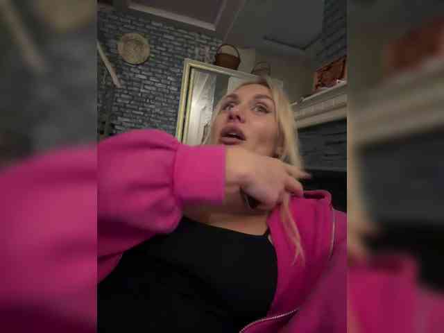 Tvoyasamka77 webcam